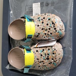 CROCS Multi/Mushroom Terrain